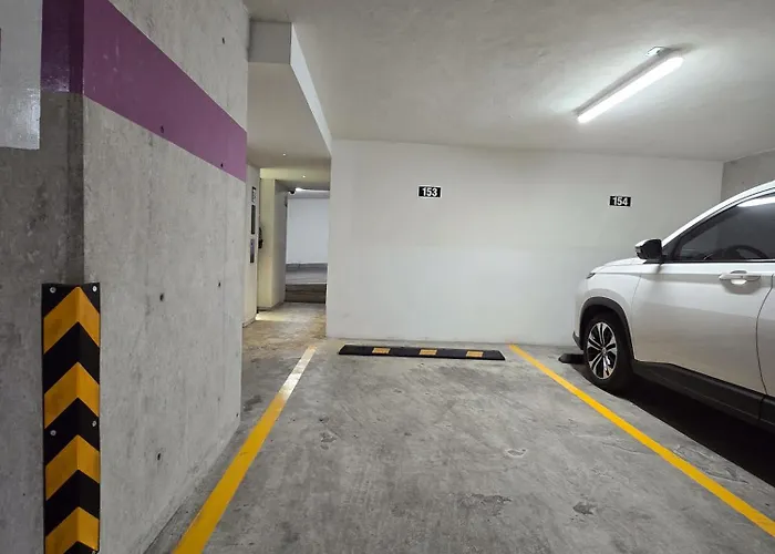 Retreat Workspace, Wifi, Pool, Gym &parking *